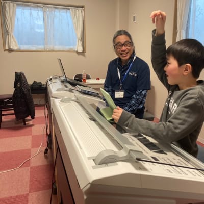 自分で見つけた正解でクリア！この達成感と先生からの承認が次につながる力を育みます。