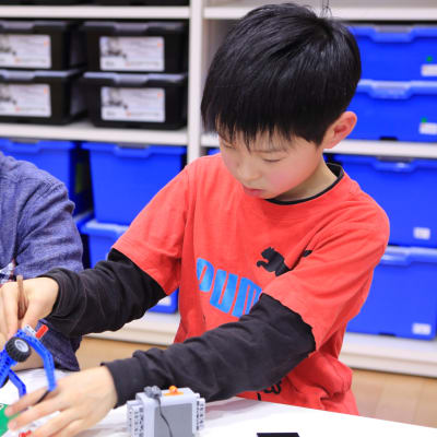 複雑な仕組みでも、大好きなレゴ®︎ブロックの組み立てなので夢中になって取り組んでいます！