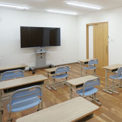 必要に応じてモニターを使いながら授業