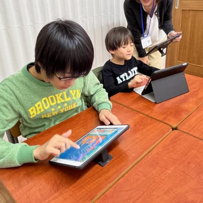 授業の風景です。「あ、わかった～！」と聞こえてきますね。