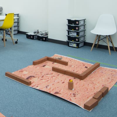 【プログラボ上本町】近鉄 大阪上本町駅、地下鉄千日前線 谷町九丁目駅すぐですので、 便利に、安全に通っていただけます。 生徒のみなさんは、大阪市を中心に幅広く在籍しています。