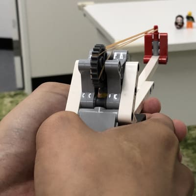 レーザー銃で悪の軍団に立ち向かえ