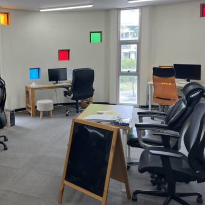 カッコイイ椅子で学びます！