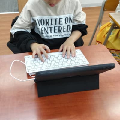 「typingは得意なんだ。英語もできるよ！」