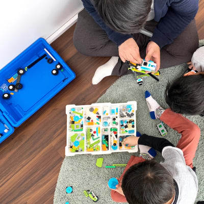 授業風景（ロボットコース：レゴを使ってロボットを動かそう！）