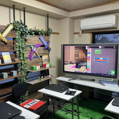 教室内はマイクラ尽くし！マインクラフトの世界観を詰め込んでいます。