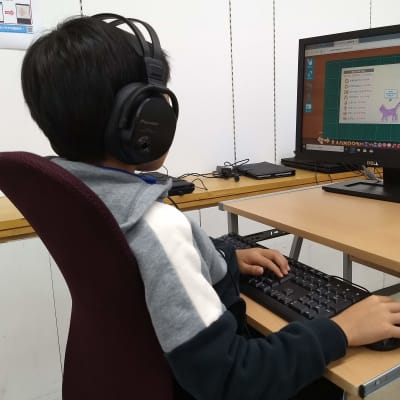 とても明るい講師と学びます