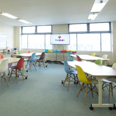 【プログラボ千里中央】北急千里中央駅 すぐ、大阪モノレール千里中央駅 徒歩6分ですので、 便利に、安全に通っていただけます。 生徒のみなさんは、豊中市、吹田市、箕面市を中心に幅広く在籍しています。