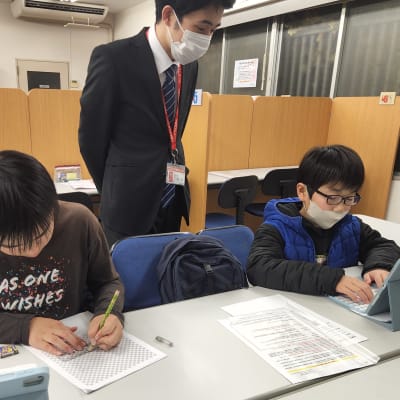 HALLOの特徴は生徒さんが積極的に課題にチャレンジしコーチにはこれで良いかの確認をすることが多いです。