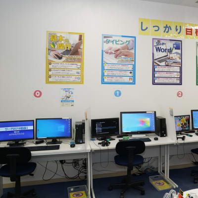 パーティションで区切られた座席で集中して受講頂けます。