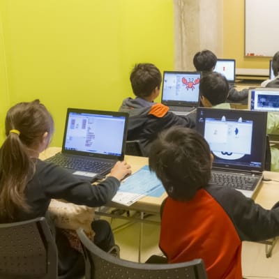 各教室はどこも駅チカ。送迎にも便利です