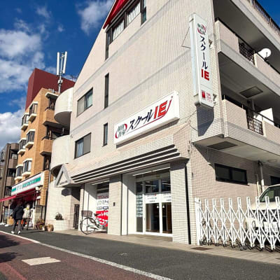  バス停「県営住宅前」より徒歩1分/バス停「栄町公園」より徒歩3分