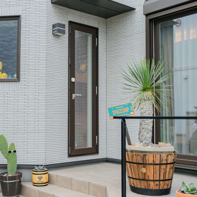 袖ヶ浦駅より徒歩5分。車での送迎もOK