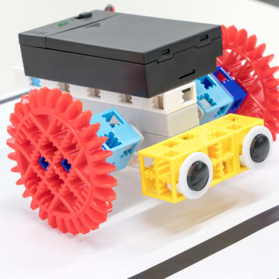 カリキュラム例には「ロボットずもう」も。大盛り上がり！