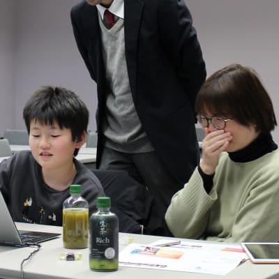 楽しそうな表情が印象的です。