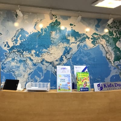 プログラミング以外も学べる三つのブランドが併設しております！