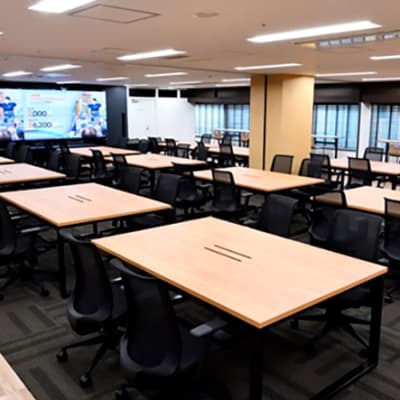 校舎によって異なります。