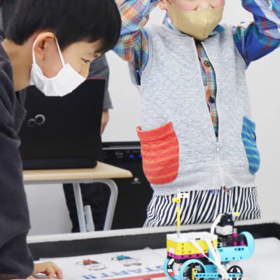 トライ&エラーを繰り返してプログラムを調整します