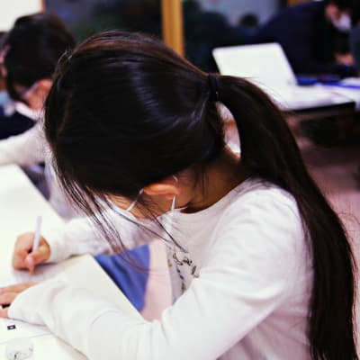 レッスンの最初はプログラミングパズルから始まります。（ビスケット・スクラッチコースの場合）