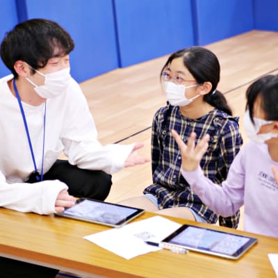公立小学校内学童クラブ・プログラミングイベントの様子