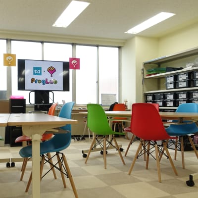 【プログラボ目黒】東京メトロ南北線 正面口から大通りをまっすぐ歩いて徒歩３分です。 その他 JR山手線・都営地下鉄三田線・東急目黒線と 多数の路線も通っておりますので便利に、安全に通っていただけます。