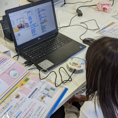 授業の様子：プログラミング中
