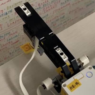 センサーを使って机から落ちないようにプログラム