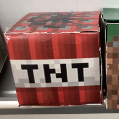 ブロックを手に取ってイメージをふくらませよう！