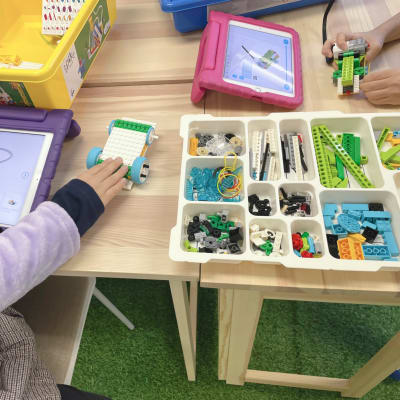 ロボット教材も充実。よりプログラミングへの理解を深められます。