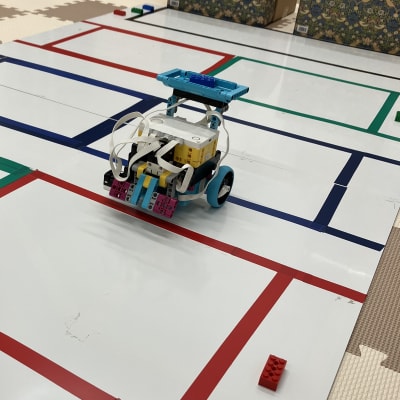 ロボットを組み立てたら、プログラミングに挑戦！