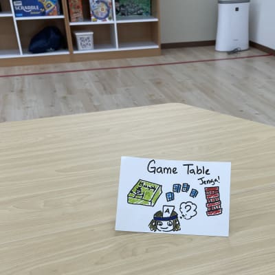 生徒同士で話し合いやすいようなテーブルです