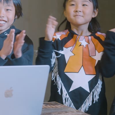 授業風景_夢中になれる瞬間がここに。飛ばして、考えて、また飛ばす！