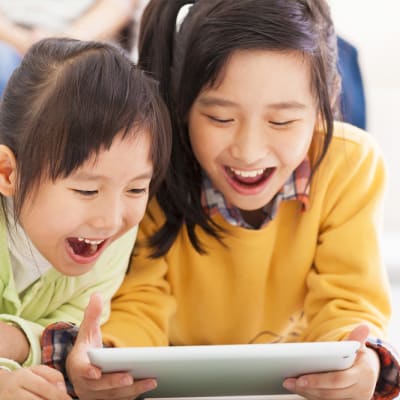 お友達に作品を発表します。