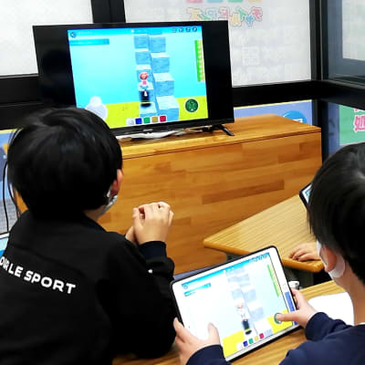 毎月一度は自作クリエイト作品の発表会をします