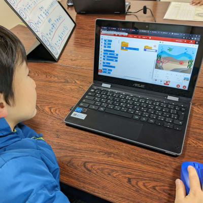 テーマ学習に取り組む様子