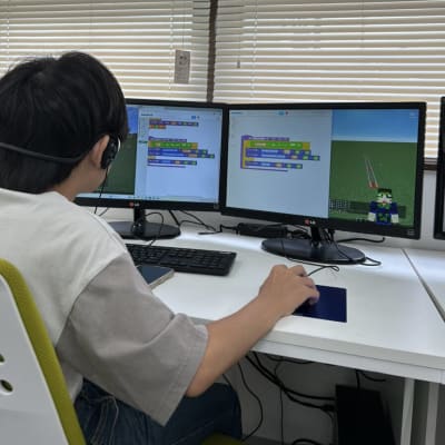 プログラミング学習をしている様子です。