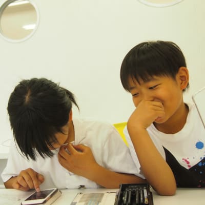 スマートデバイスを実際に触って、楽しく学習！