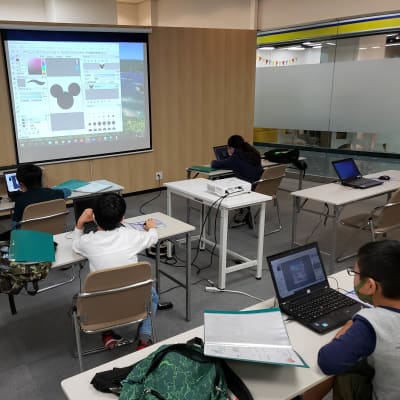 キッズプログラミングスクール8x9ATC校　レッスン風景１