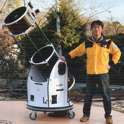 塾長はアマチュア天文家でもあります。世界23カ国で使われているプラネタリウムソフト「SUPER STAR」の開発者です。