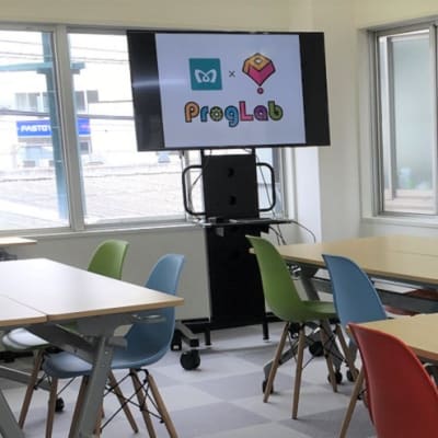 【プログラボ赤塚】東京メトロ有楽町・副都心線 地下鉄赤塚駅1番出入口から歩いて徒歩1分です。 東武東上線下赤塚駅南口からも近く便利に、安全に通っていただけます。