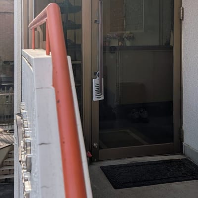 階段をトントン上がって、2階の教室へ！