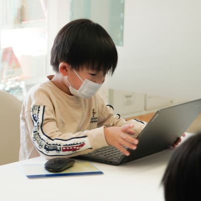 ゲームのような教材で小学生でも楽しく学べます