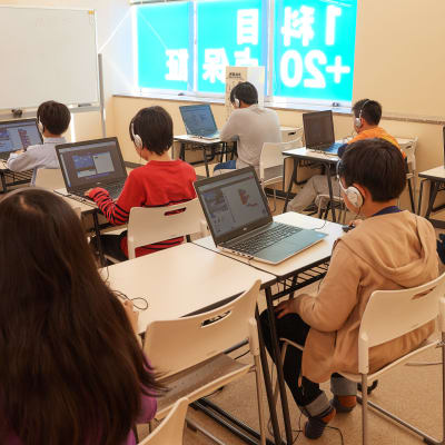 パソコン、タブレットは一人一台をご用意