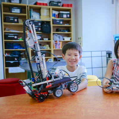 完成したロボットと撮影