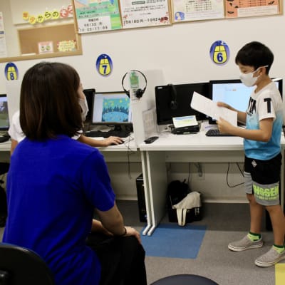 発表会に向けて、講師と一緒に練習中！