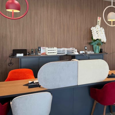 リニューアルしたばかりの綺麗な店内です。