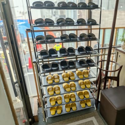 完全土足禁止で、室内はとても衛生的です。玄関で履き替える習慣が、学びのスイッチを入れる合図になります。