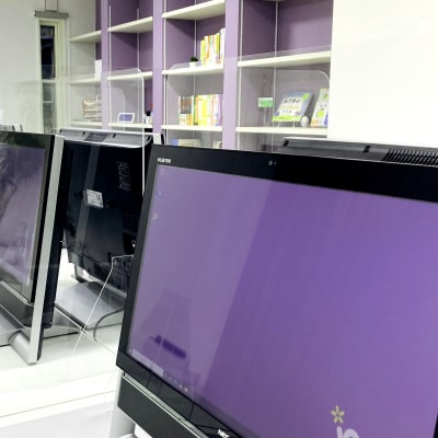 全席アクリルパネルを設置しています