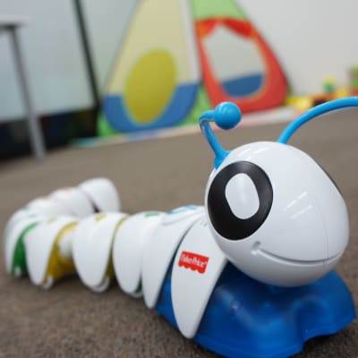 メインはパソコンを使った授業ですが超入門コースではロボットを使って楽しく学ぶこともあります