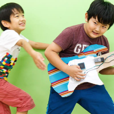 楽しみながら創造を学びます